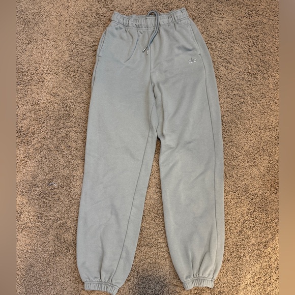 Alo Accolade Sweatpant Cosmic Grey - Picture 4 of 4